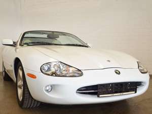 Jaguar XK8 CabrioletExclusive *Weiss Ivory* Bild 4