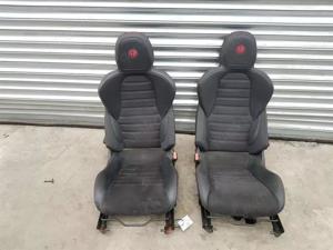 Alfa Romeo 4C Paar Vordersitze Recaro Bild 5