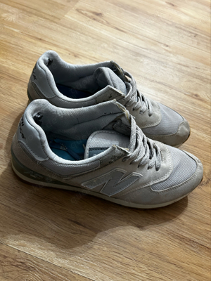 getragene Schuhe Bild 1