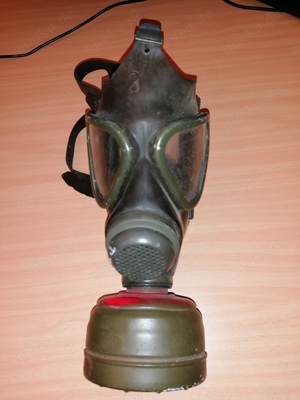 Gasmaske Bundeswehr zur Verkleidung