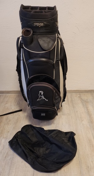 Golfbag schwarz weiß mit Schutzhaube