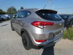 Hyundai TUCSON Premium 4x4 Automatik  Standheizung Sitzh.HU,AUneu Bild 4
