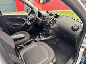 smart forFour Passion Panoramadach Kamera 22KW Lader