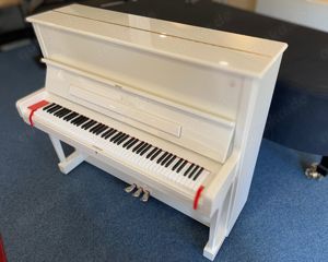 Steinway & Sons V-125 Klavier, perlweiß poliert, Baujahr 2020 Bild 3