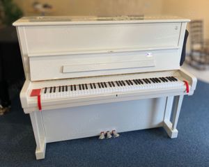 Steinway & Sons V-125 Klavier, perlweiß poliert, Baujahr 2020 Bild 2