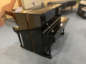 Steinway & Sons V-125 Klavier in schwarz poliert - Bj. 1990 Bild 3