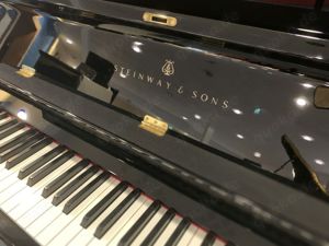 Steinway & Sons V-125 Klavier in schwarz poliert - Bj. 1990 Bild 6