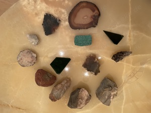 Verschiedene Mineralien und Halbedelsteine von Achat