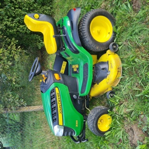 John Deere Rasentraktor X165