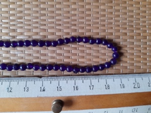 Schmuck: Steinkette aus lilafarbenen Achat Bild 5