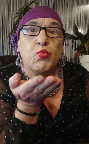 Nette geile TV Granny wartet auf dich. Real gegen kleines TG