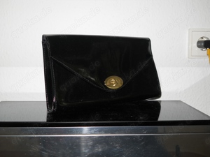 Handtasche schwarz glänzend Kunststoff