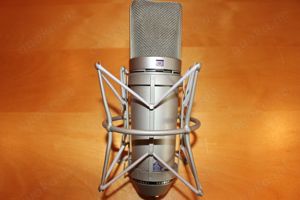 Neumann U87 Condenser Microphone mit Spinne