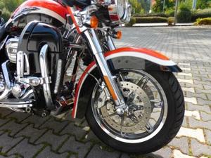 Harley Davidson Ultra Classic CVO Bild 3