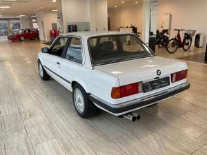 BMW 325 BMW E30, 325E, 2,7 Automatik, 2-Türer, H-Zulass. Bild 5