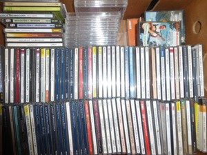 4 Kisten CD's und DVD's und ein paar MC's Bild 2 4 Kisten CD's und DVD's und ein paar MC's Bild 2