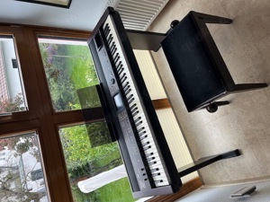 Digital Intelligent Piano Roland KF-7 (elektronische Klavier mit dynamischen Anschlag)