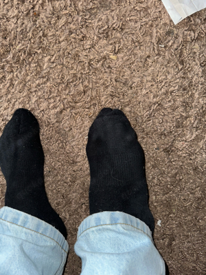 Socken schwarz getragen  Bild 5