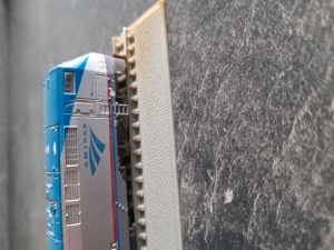 Eisenbahnstandmodell Amtrak P42 "Genesis" Bild 4