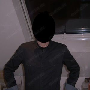 Attraktiver Daddy (49) sucht unbehaarten, gut gebauten toyboy (max 25)...