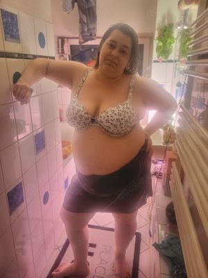 reife BBW Herrin hat Lust euch den hintern zu versohlen tg 60