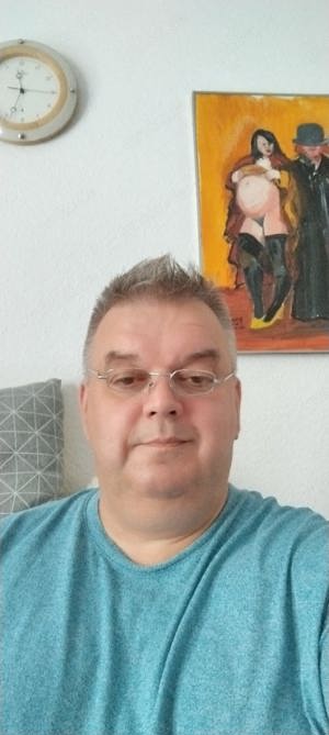 Gibt's aktive Männer die mich gerne täglich regelmäßig ab 15 Uhr Ende offen ficken komm wollen live