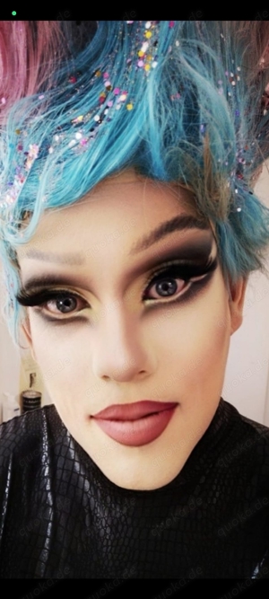 Drag-Dominatrix für Dich