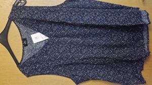 Neu! Neu! Neu! Zwei Blusen, XXL (52 54) Bild 2