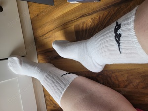 Weiße Tennissocken getragen 