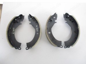 Bremsbackensatz Mitsubishi Colt A151 - 156 Lancer *NEU*