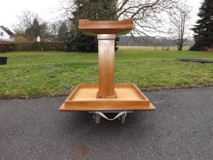 Quadratischer Tisch, antik um 1920. Bild 9