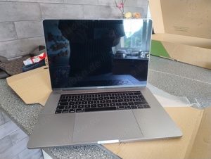 Apple MacBook Pro 15" 2019 (BTO CTO) Intel i9, Touch Bar, 32GB RAM, 512GB SSD