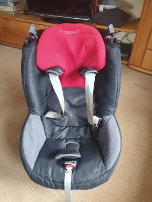 Maxi Cosi Kindersitz (9-18kg) rot schwarz, guter Zustand