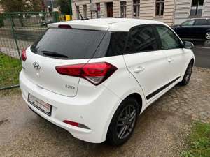 Hyundai i20 blue Passion 2-Hand Scheckheft Navi Kamera Bild 4