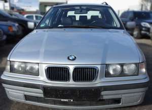 BMW 320 320i touring Sport Edition