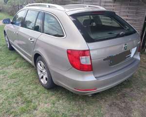 Skoda Superb Superb Combi 1.8 TSI DSGElegance Bild 3
