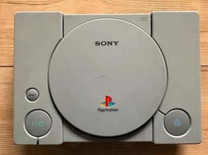 PlayStation 1 mit Chip kann alles an Spiele spielen