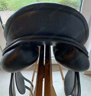 Erreplus Elena Dressursattel Dressage 17 Zoll  33 Kammer Bild 8