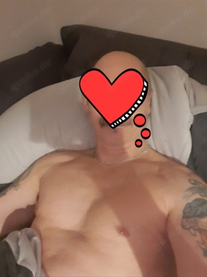 Suche eine nette Frau für diskrete Treffen. Eventuell ein Besuchbares Cuckoldpaar 