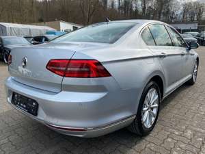 Volkswagen Passat Lim. BMT/Start-Stopp R-LINE PANO RÜCKCAM Bild 4