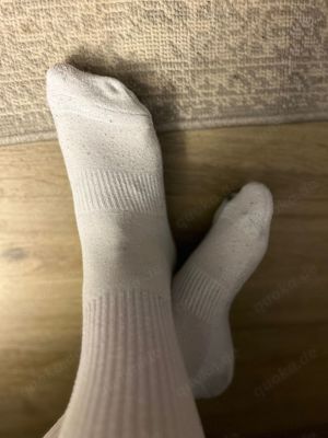 W24 Getragene und verschwitzte Socken suchen Liebhaber Bild 5