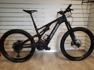 Levo Comp Carbon 2022