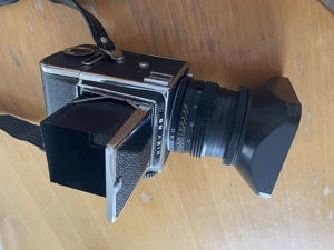 Verkaufe eine Kiev 88 Kamera mit 3 Objektiven und Zubehör 