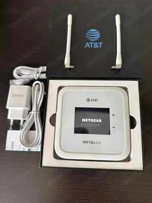 Netgear Nighthawk M6 Gigabit 5G LTE Mobile Router mit Antennen