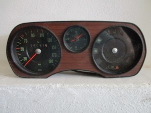 Audi 80 B1 VW Passat B1 Kombiinstrument Tacho 825919033