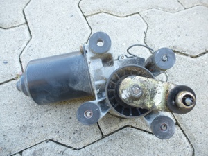 Orig. Mazda 323 C Wischermotor Scheibenwischer Vorne 849200-0242