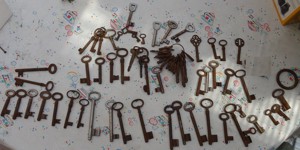 AB Schlüsselsammlung alt verschiedene Schlüssel aus der Scheune verschiedenen Zustände gegen Angebot