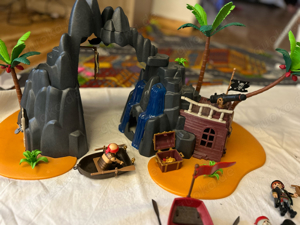 Playmobil Piratenschiff und Insel