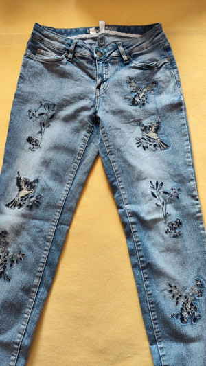 Damenjeans mit Blumenstickerei Bild 10