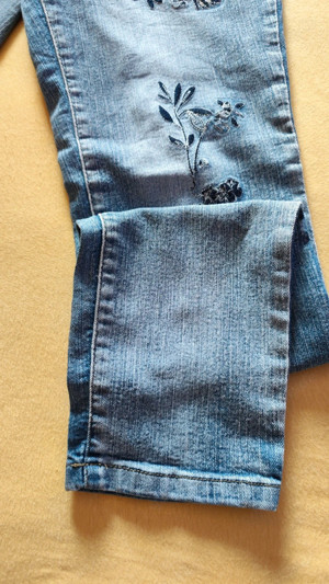 Damenjeans mit Blumenstickerei Bild 4